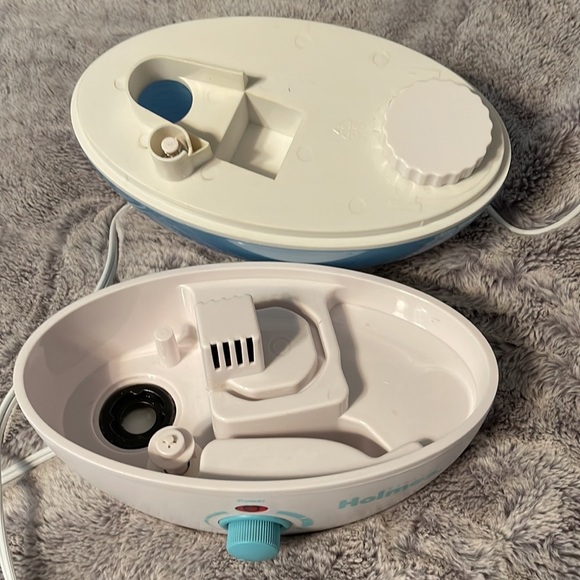 Holmes Humidifier - Picture 3 of 4